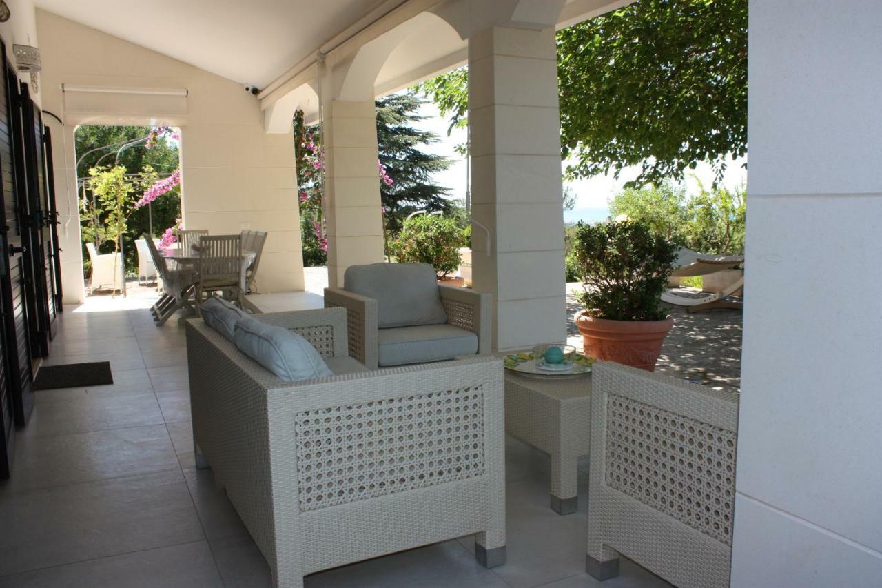 Villa Торре-Сан-Джованни-Удженто Экстерьер фото